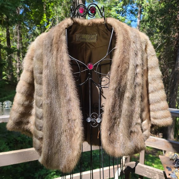 Cherry & Webb Jackets & Blazers - Cherry & Webb genuine vintage fur short cape